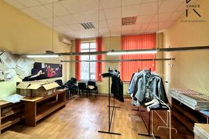 комерційна за адресою Чорновола В'ячеслава, 88