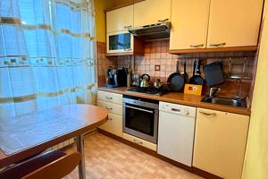 квартира за адресою Академіка Булаховського вул., 30-Б