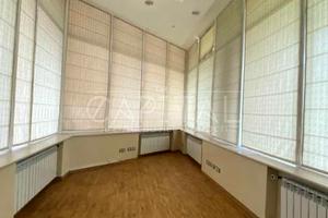 комерційна за адресою Лесі Українки бульв., 30В