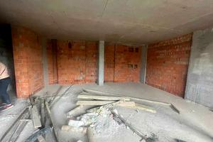 комерційна за адресою Роксоляни вул., 2