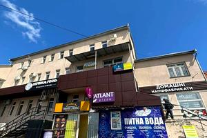 комерційна за адресою Максима Залізняка вул., 4/2