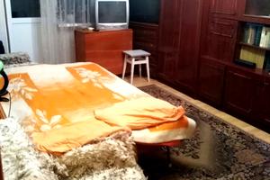кімната за адресою Ревуцького вул., 4