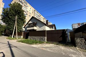 комерційна за адресою Агатангела Кримського вул., 5