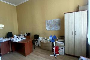 комерційна за адресою Андрія Мельника вул. (), 1