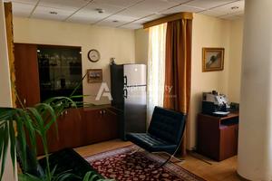 комерційна за адресою Степана Ковніра вул. (Ластовського), 5