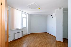 комерційна за адресою Бориса Гмирі вул., 4