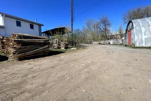 комерційна за адресою Вишнева вул., 5