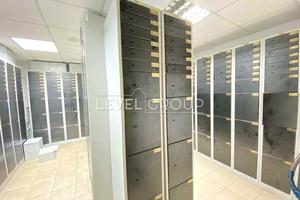 комерційна за адресою Бастіонна вул., 1