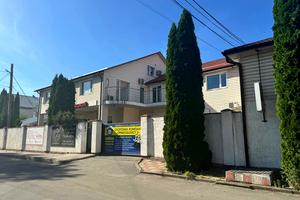 комерційна за адресою Верхня Берегова вул., 11