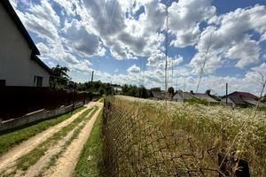 участок по адресу Шкільна