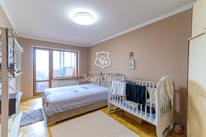 квартира за адресою Анни Ахматової вул., 43