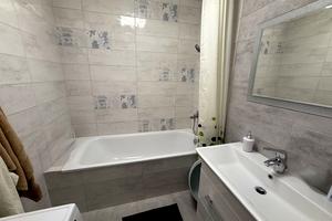 квартира за адресою Тролейбусна вул., 5-Б