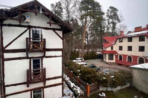 комерційна за адресою Незалежності України вул., 18