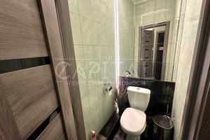 комерційна за адресою Антоновича вул. (Горького), 25В