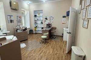 комерційна за адресою Новосельського вул., 27