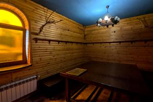 комерційна за адресою Максима Рильського вул., 19