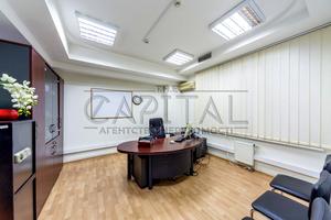 комерційна за адресою Петропавлівська вул., 4
