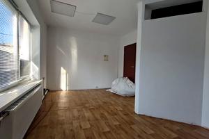 комерційна за адресою Зелена вул., 145