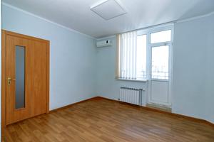 комерційна за адресою Бориса Гмирі вул., 4