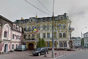 комерційна за адресою Хорива вул., 7А