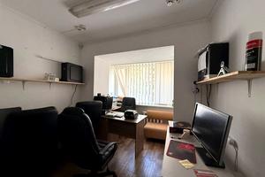 комерційна за адресою Ореста Васкула вул., 8-А