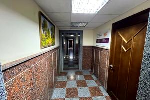 комерційна за адресою Довженка вул., 6а
