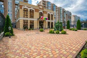 комерційна за адресою Метрологічна вул., 56