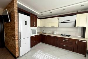 квартира за адресою В'ячеслава Чорновола вул., 60