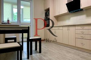 квартира за адресою Сім'ї Кульженків вул. (Петра Дегтяренка), 37