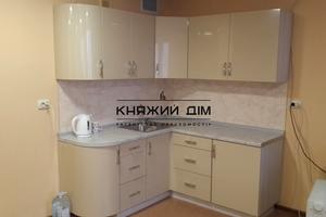 комерційна за адресою Драгоманова вул., 1-А
