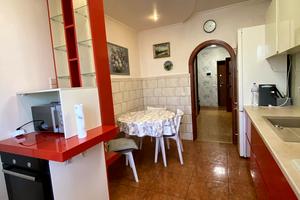 квартира за адресою Коновальця, 80 а
