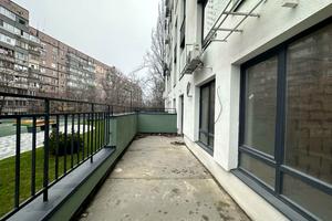 комерційна за адресою Космічна вул., 5