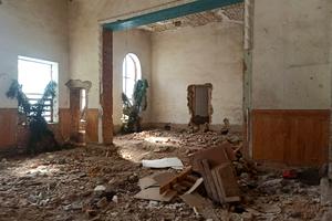 комерційна за адресою Центральна, 7