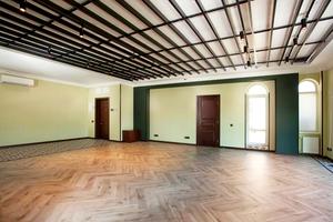комерційна за адресою Деволанівський узвіз, 12