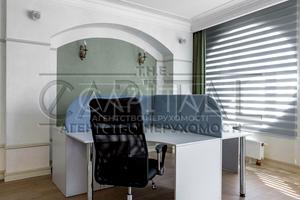 комерційна за адресою Кловський узвіз, 7a