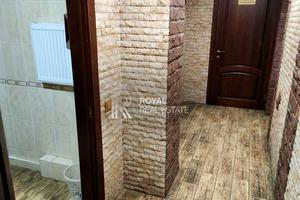 комерційна за адресою Героя України Єрка вул. (Польова), 61