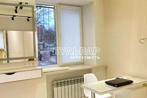 комерційна за адресою Гіршмана вул., 17