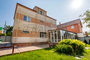 будинок за адресою Кукурудзяна вул., 13