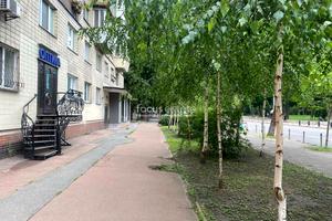 комерційна за адресою Лаврська вул. (Січневого Повстання), 4
