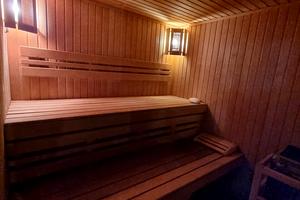 комерційна за адресою Садова, 23