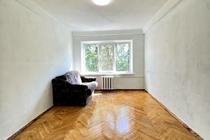 квартира по адресу Строителей ул., 18
