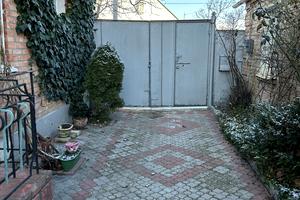 будинок за адресою Індустріальна