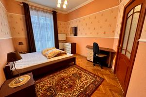 квартира за адресою Дорошенка вул., 5