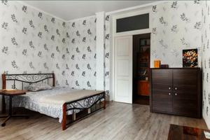 квартира за адресою Святослава Караванського вул. (Жуковського), 16