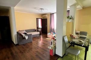 квартира за адресою Володимира Українця вул., 4