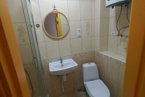 комерційна за адресою Володимира Антоновича вул. (), 73
