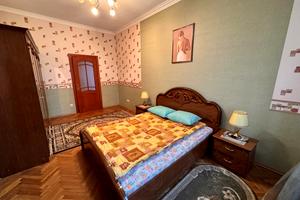 квартира за адресою Дорошенка вул., 5