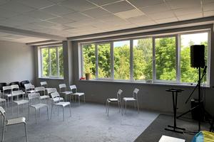 комерційна за адресою Федора Караманиць вул. (Ватутіна), 57
