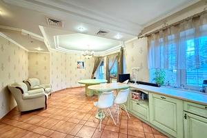 будинок за адресою Олени Теліги вул. (Лермонтова)