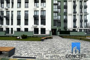 комерційна за адресою Космічна вул., 5